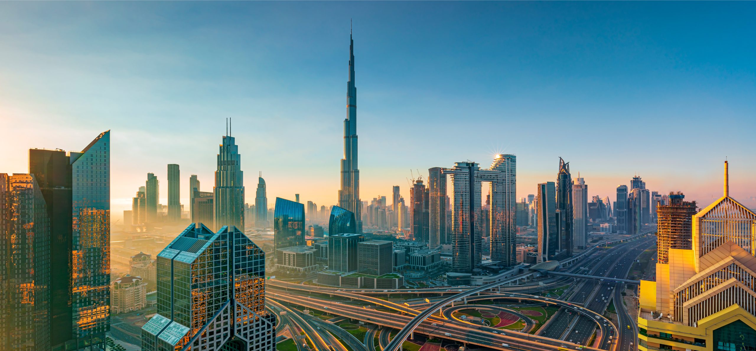 Dubai,City,Center,-,Amazing,City,Skyline,With,Luxury,Skyscrapers